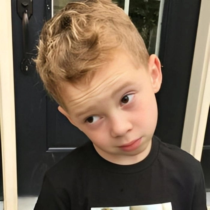 Meme khinh bỉ với biểu cảm đầy mỉa mai