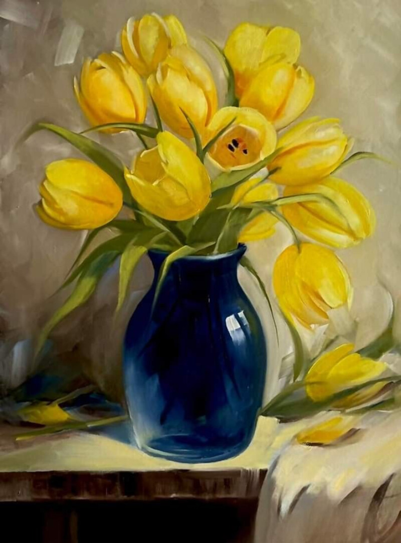 Vẽ tranh tĩnh vật lọ hoa tulip nhiều màu