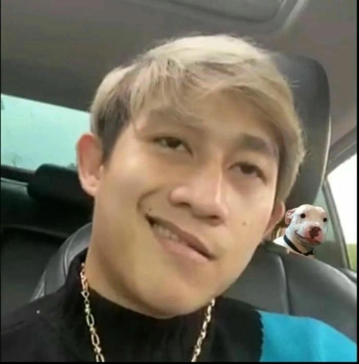meme khinh bỉ nhếch mép
