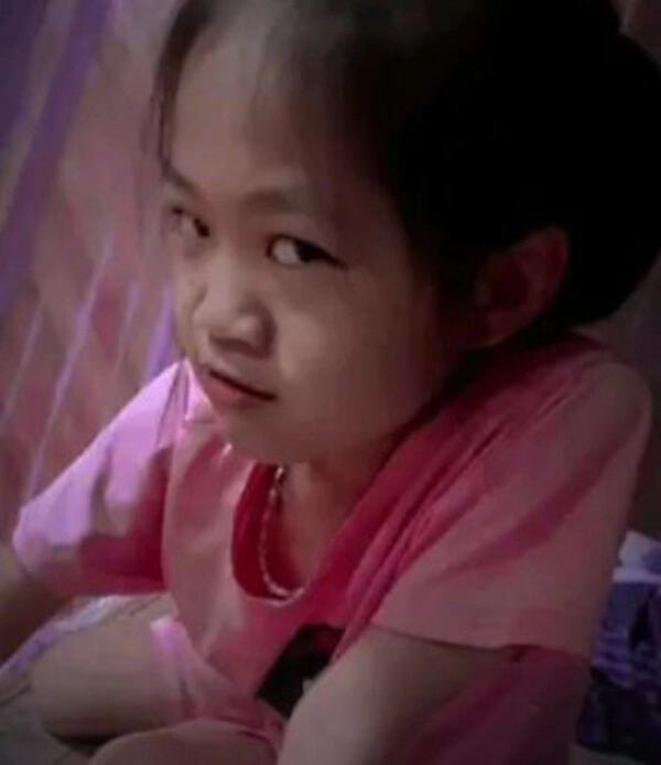 meme liếc hài hước