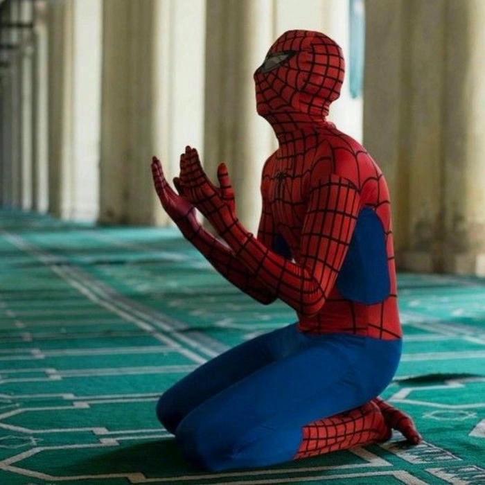 meme người nhện gào khóc