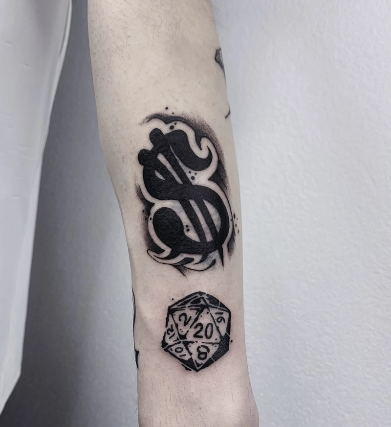Xăm hình logo tiền đô