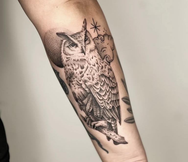 cú mèo xăm phong cách đơn giản