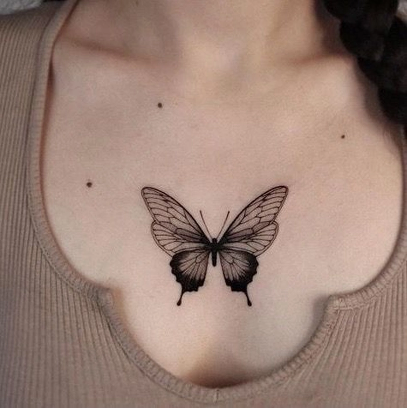 hình xăm bướm đen trắng