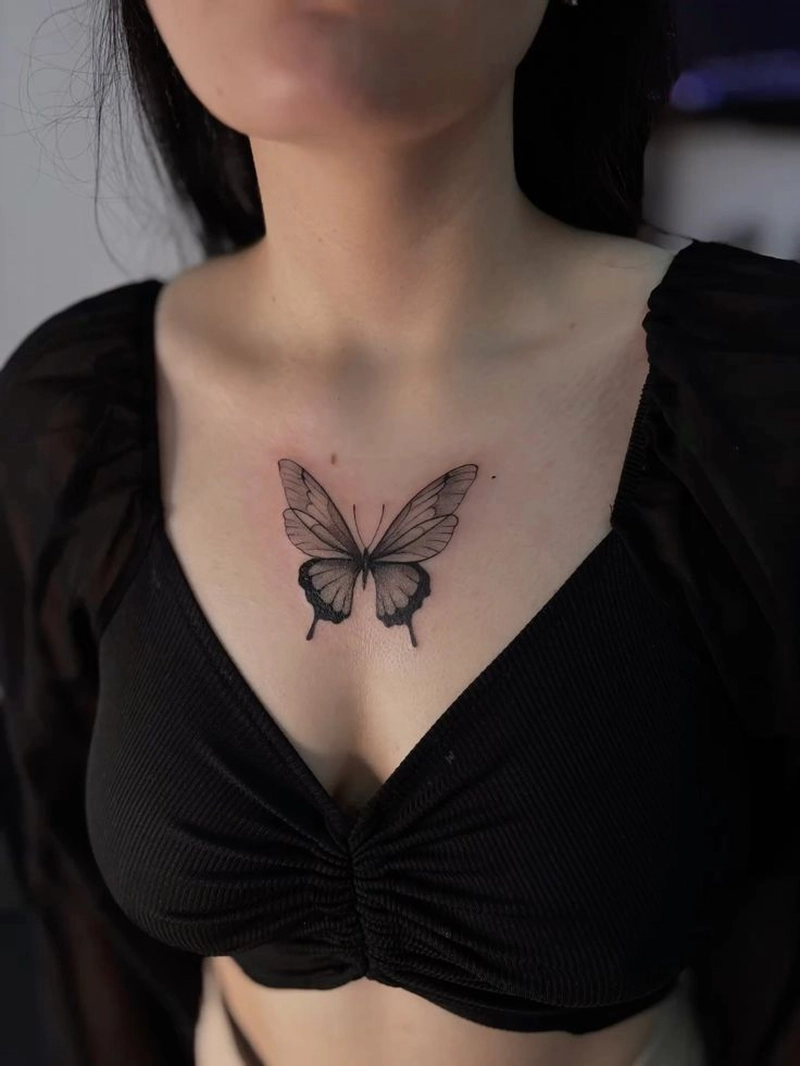 hình xăm bướm ở cổ