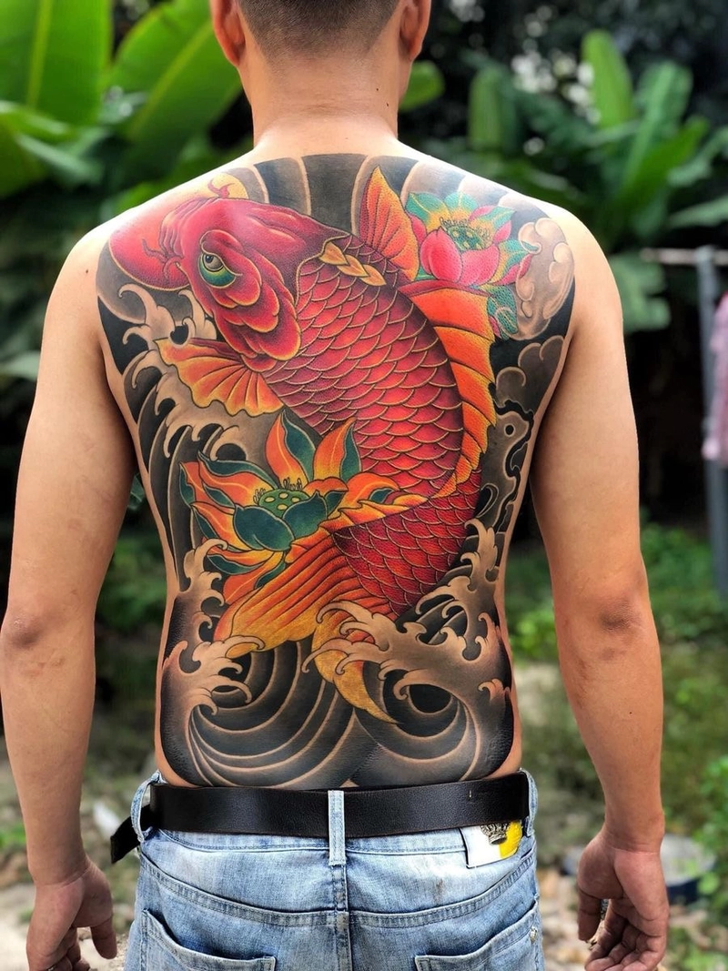 hình xăm cá chép hết lưng