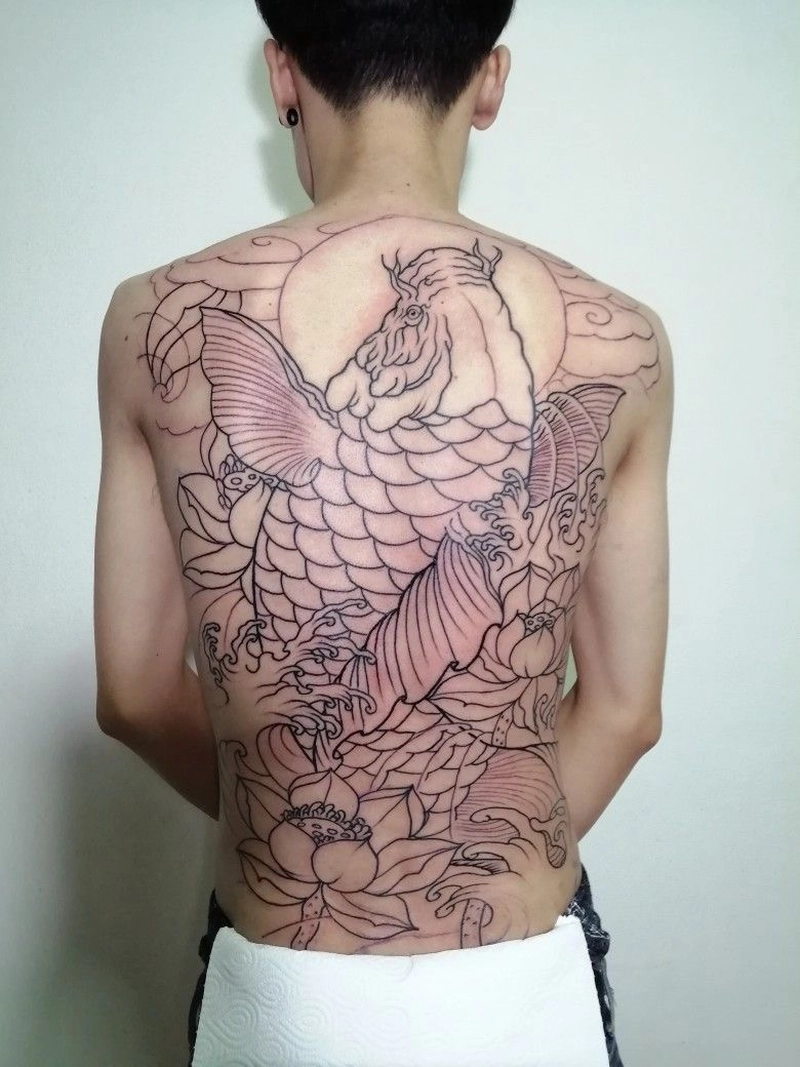 hình xăm cá chép mặt trăng