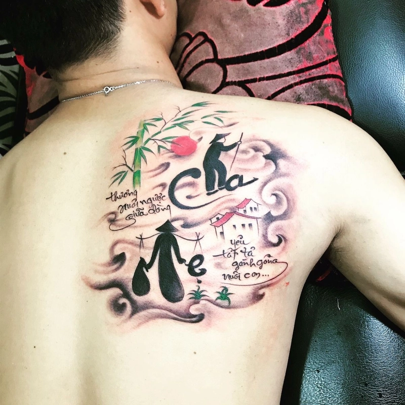 hình xăm chữ cha mẹ sau lưng
