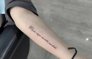 hình xăm chữ đẹp ở cánh tay cho nam