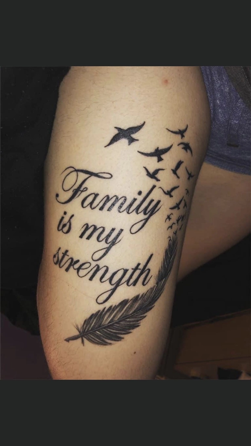 hình xăm chữ family is my strength