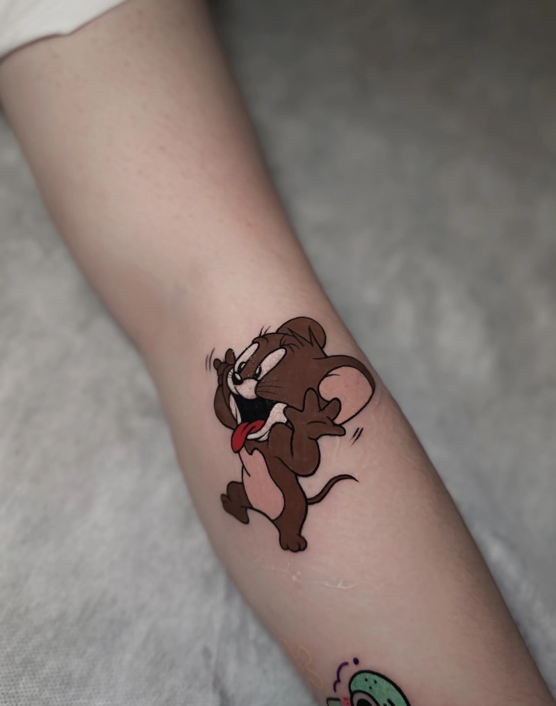 hình xăm chuột jerry độc đáo