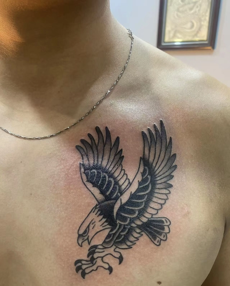 hình xăm đại bàng ở ngưc nam