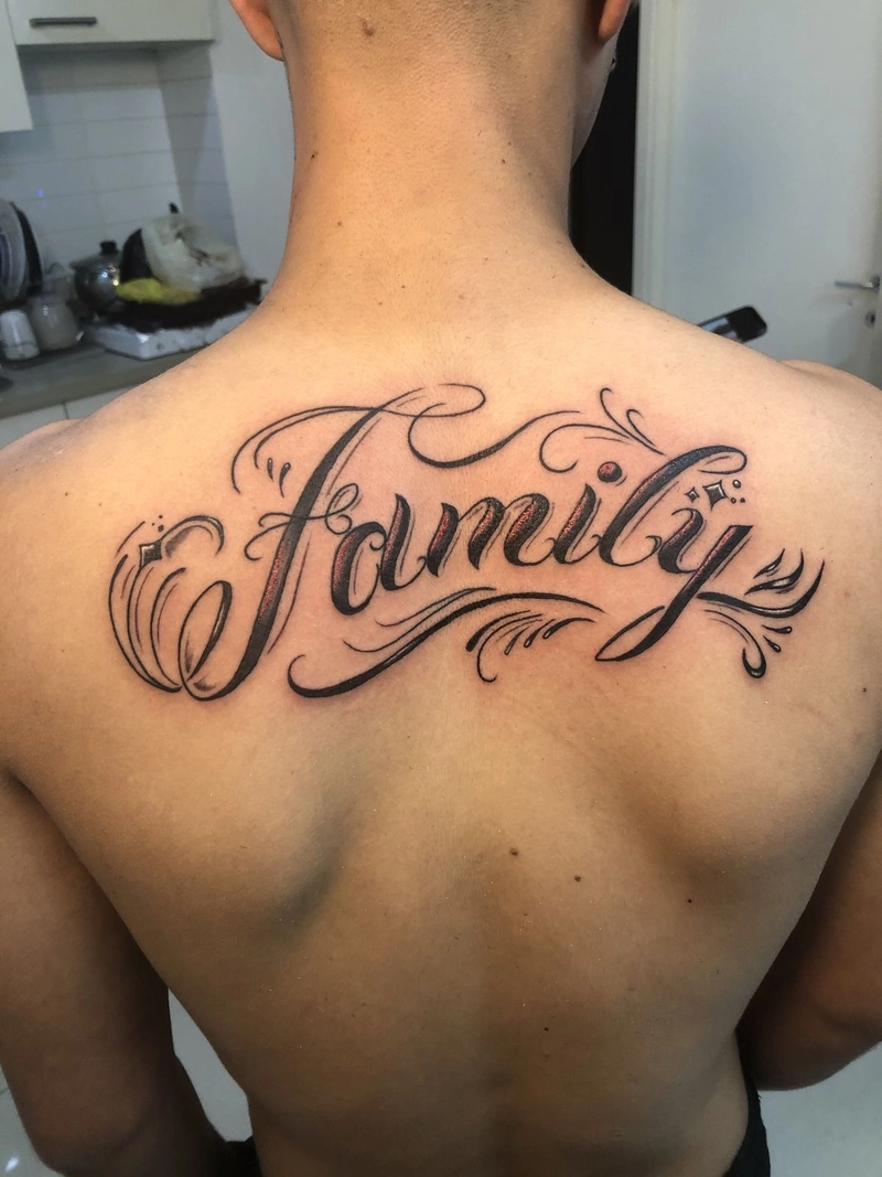 hình xăm family trên vai