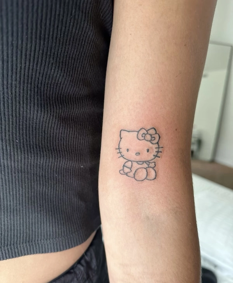 hình xăm hello kitty mini