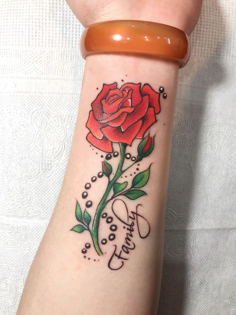 hình xăm hoa hồng ở tay