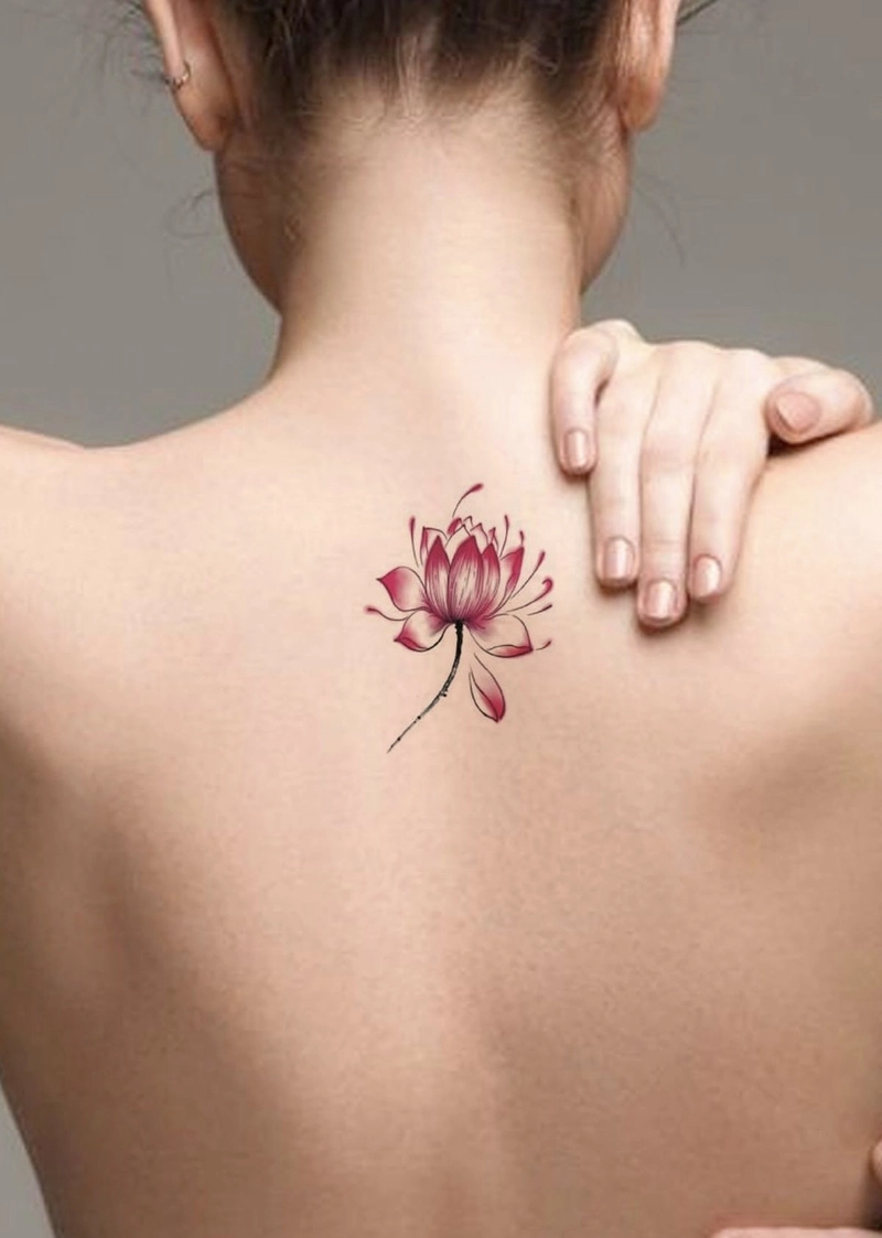 hình xăm hoa sen ở gáy