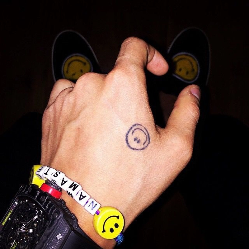 hình xăm mặt cười g dragon