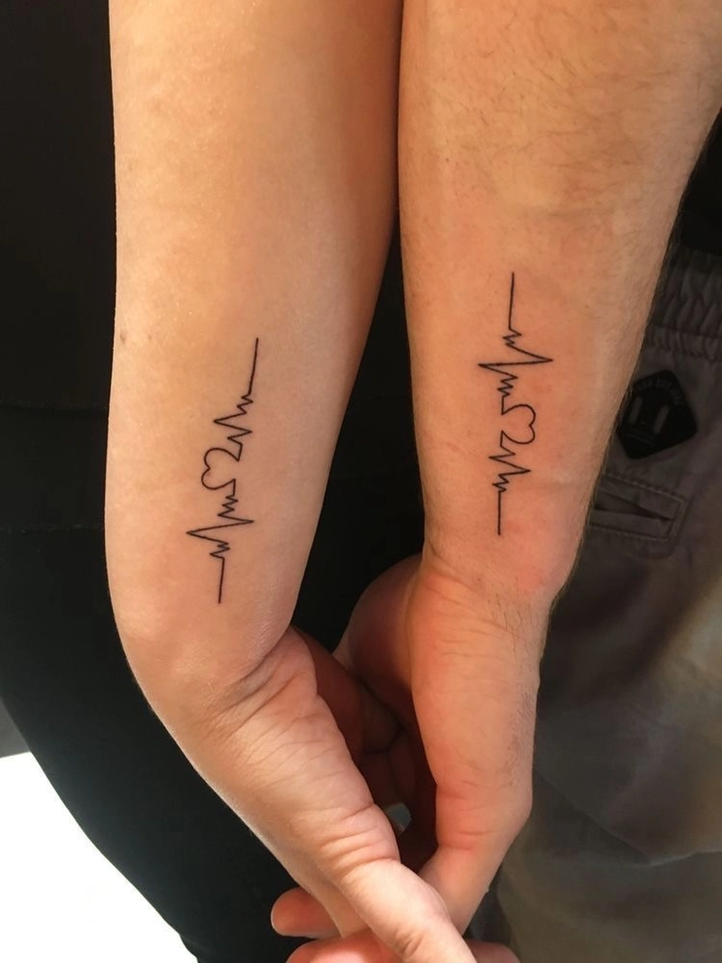 hình xăm nhịp tim cặp