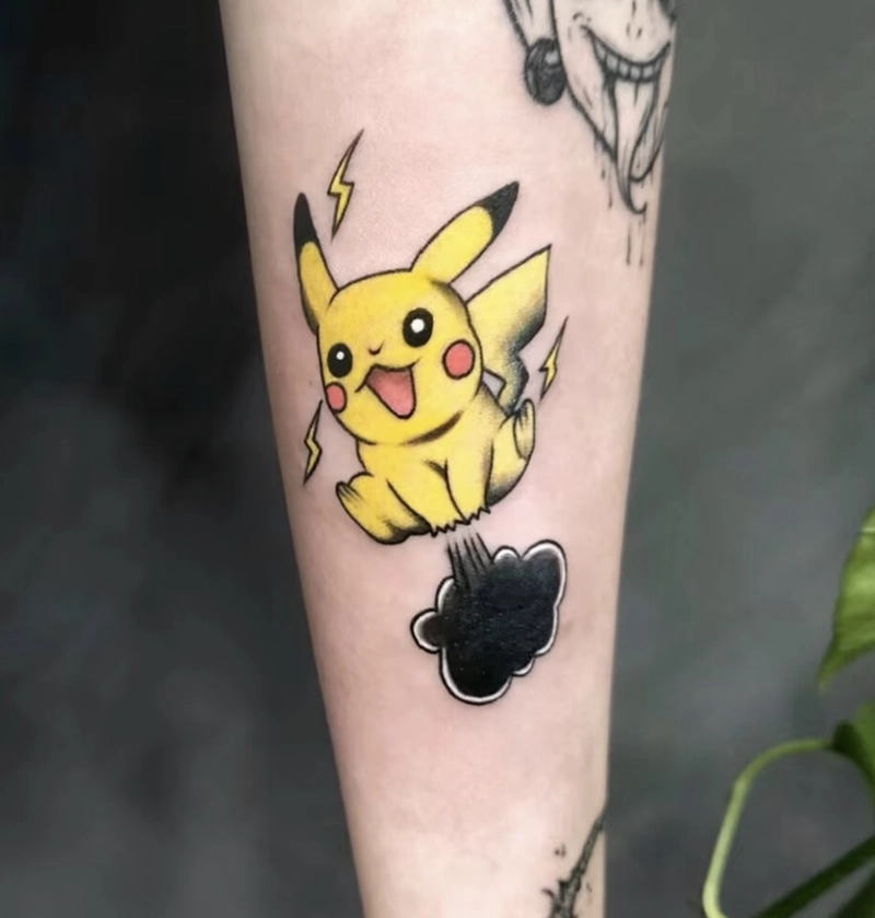hình xăm pikachu ở cánh tay