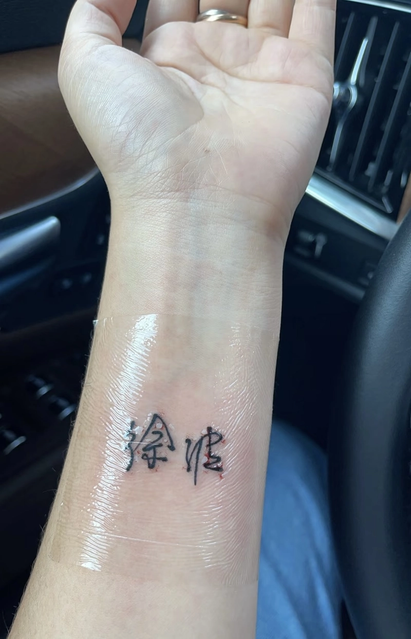 hình xăm tay chữ