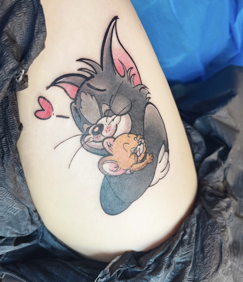 hình xăm tom and jerry ngộ nghĩnh