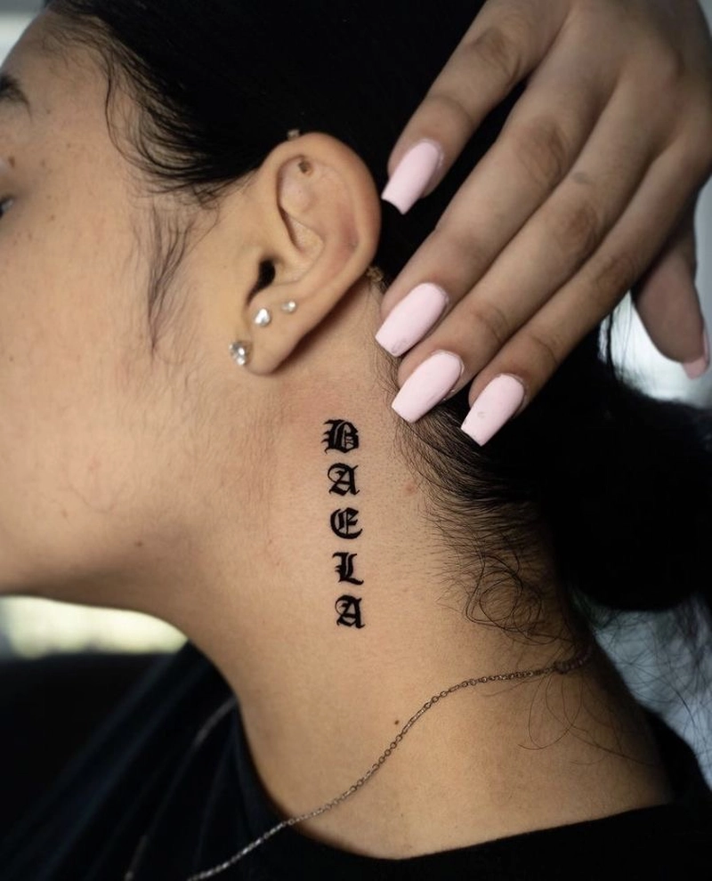 mẫu hình xăm chữ ở cổ