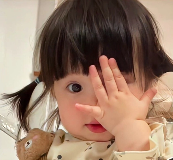 meme em bé cute lạc lối