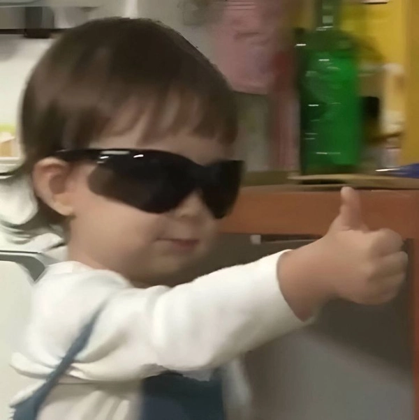 meme em bé like