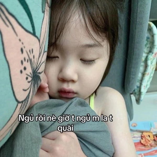 meme em bé tinh nghịch