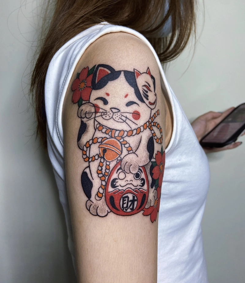 mèo thần tài hình xăm