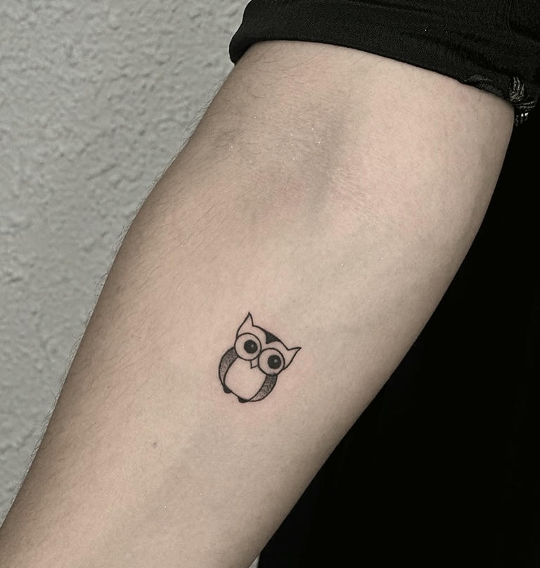 tattoo cú mèo họa tiết mini