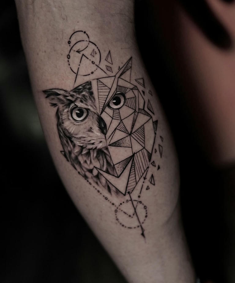 tattoo cú mèo kết hợp hình học