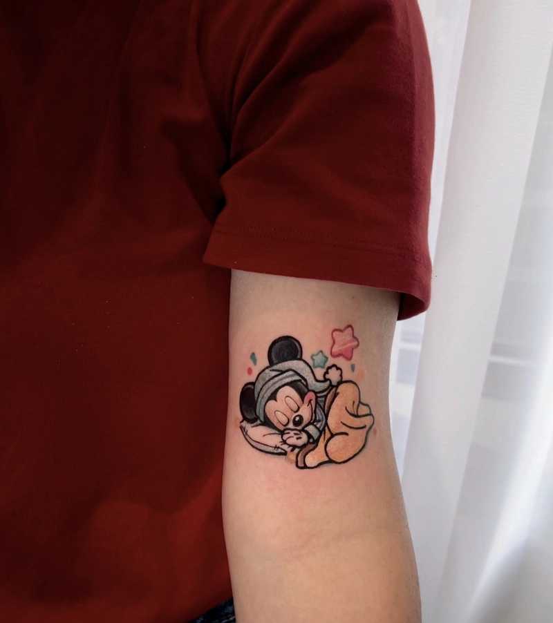 xăm hình con chuột mickey đơn giản