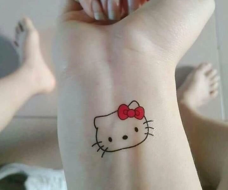 xăm hình đầu hello kitty