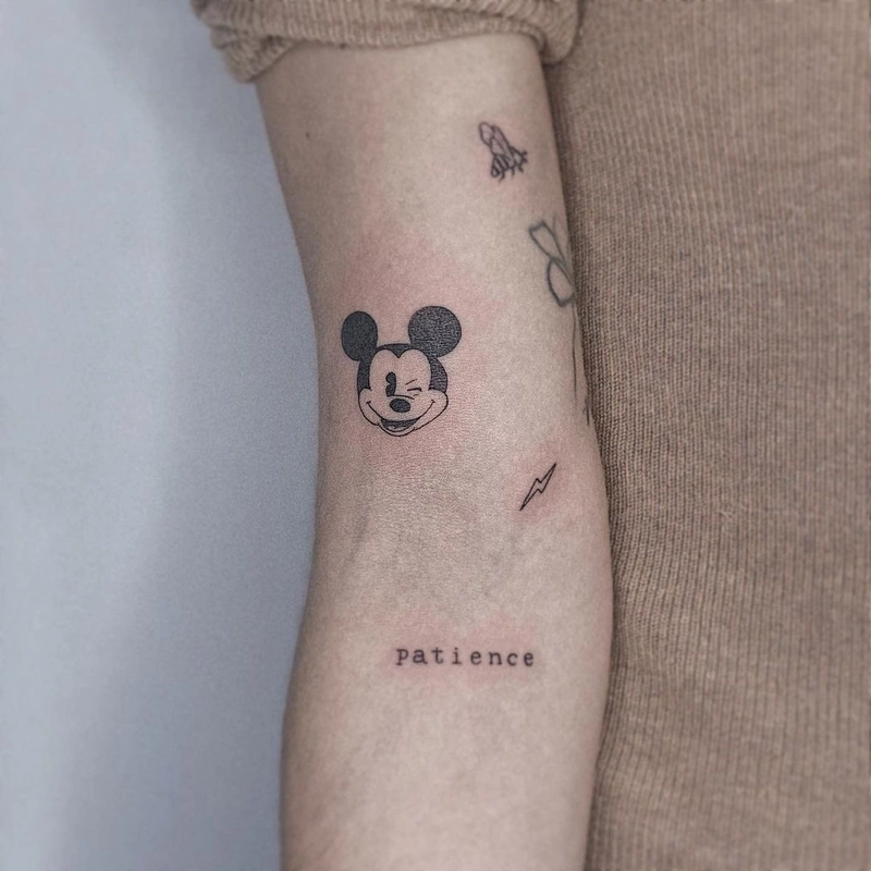 xăm hình mickey mini