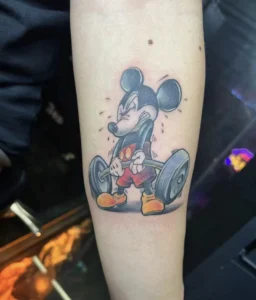 xăm hình mickey ở tay cho nam