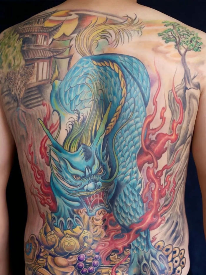 Hình xăm kỳ lân kín lưng màu xanh đỏ cực chất