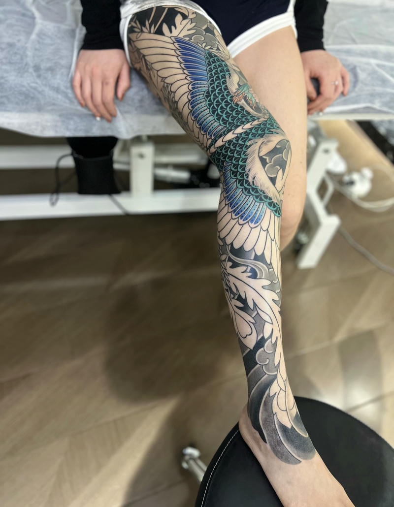 Mẫu xăm bắp chân nữ tinh tế hiện đại