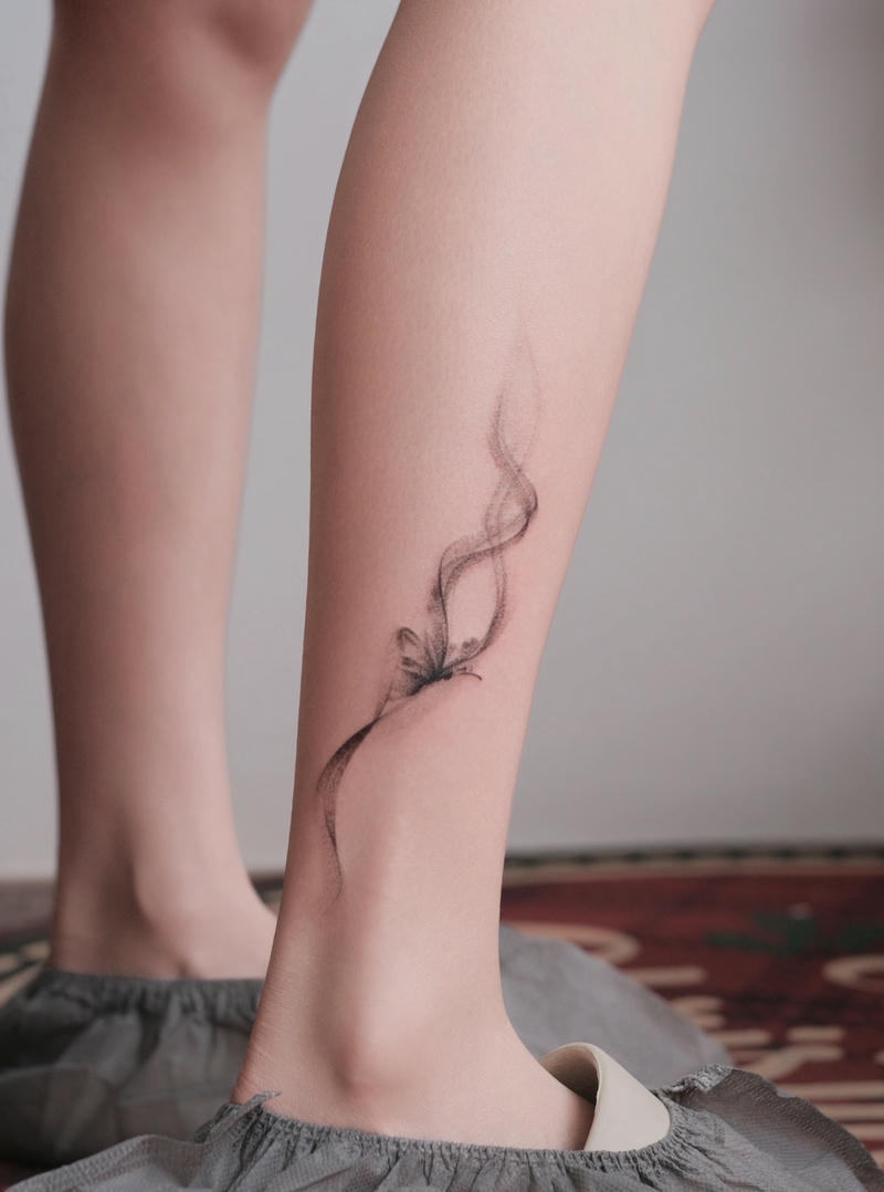 Tatoo bắp chân nữ gợi cảm tinh xảo