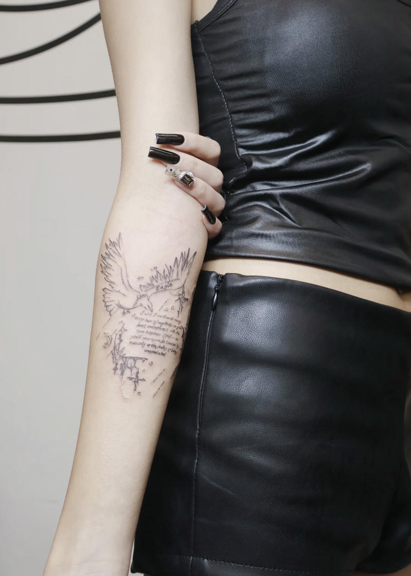 Tatoo đại bàng mini chân thực