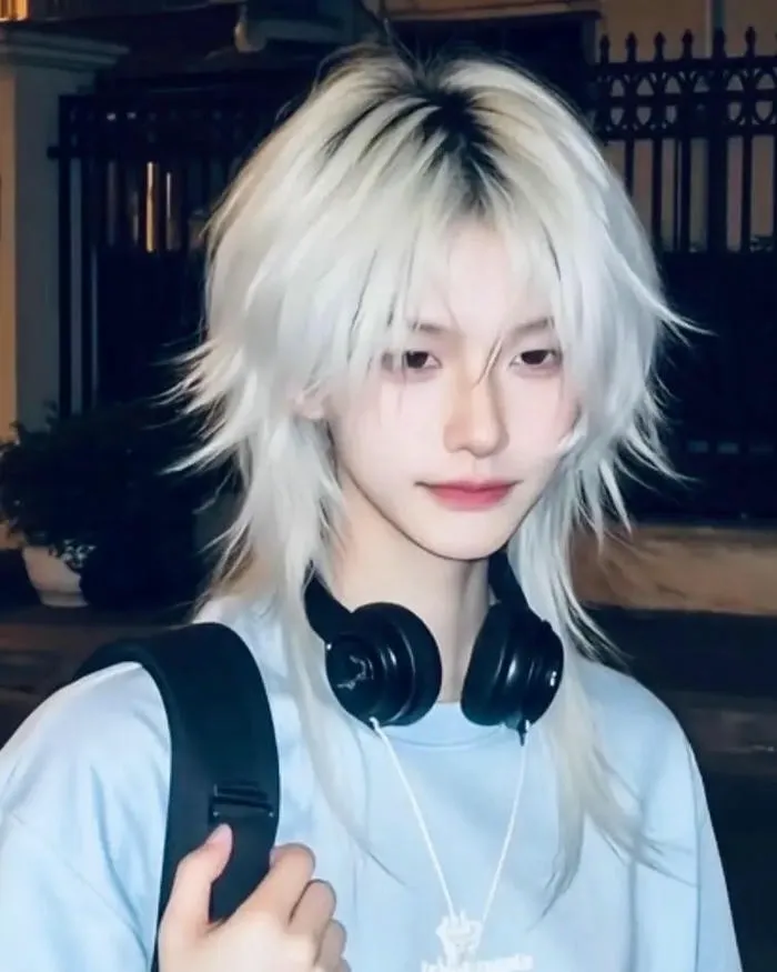 Tóc mullet đuôi sói nữ nhuộm màu bạch kim cá tính