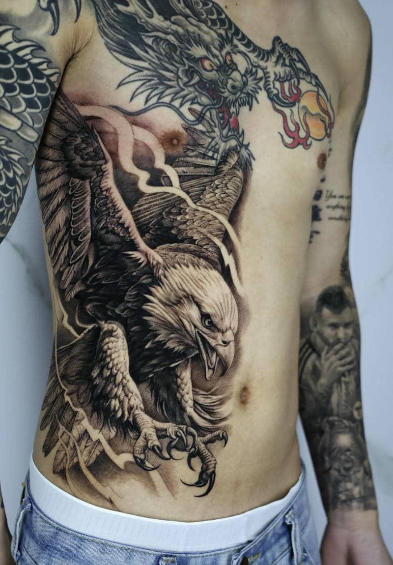 Xăm hình đại bàng sức mạnh thống lĩnh