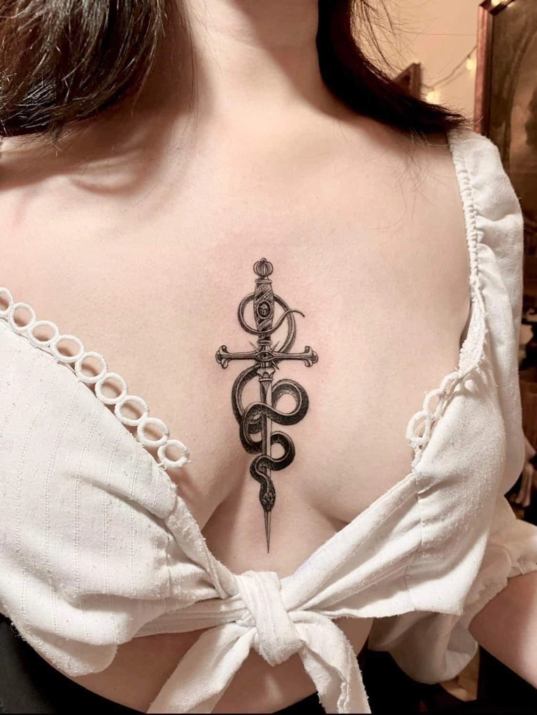 Xăm ngực nữ nhẹ nhàng tinh tế đẹp