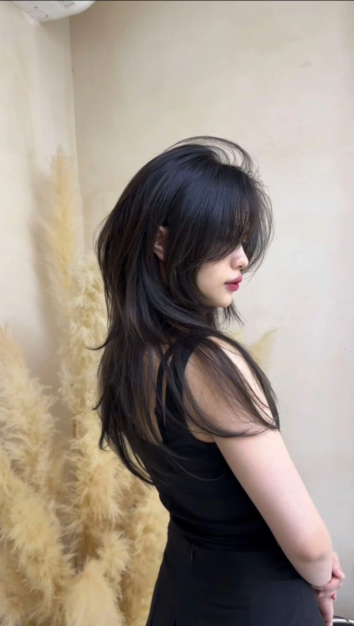 butterfly haircut 2025 nữ