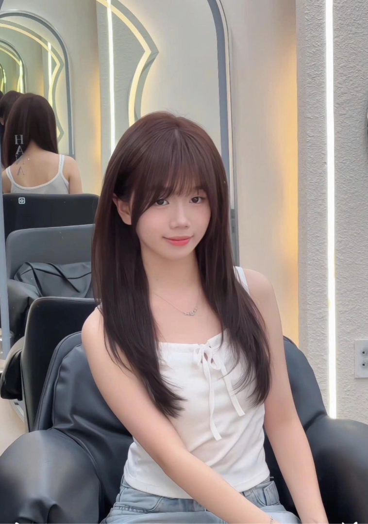butterfly haircut nữ