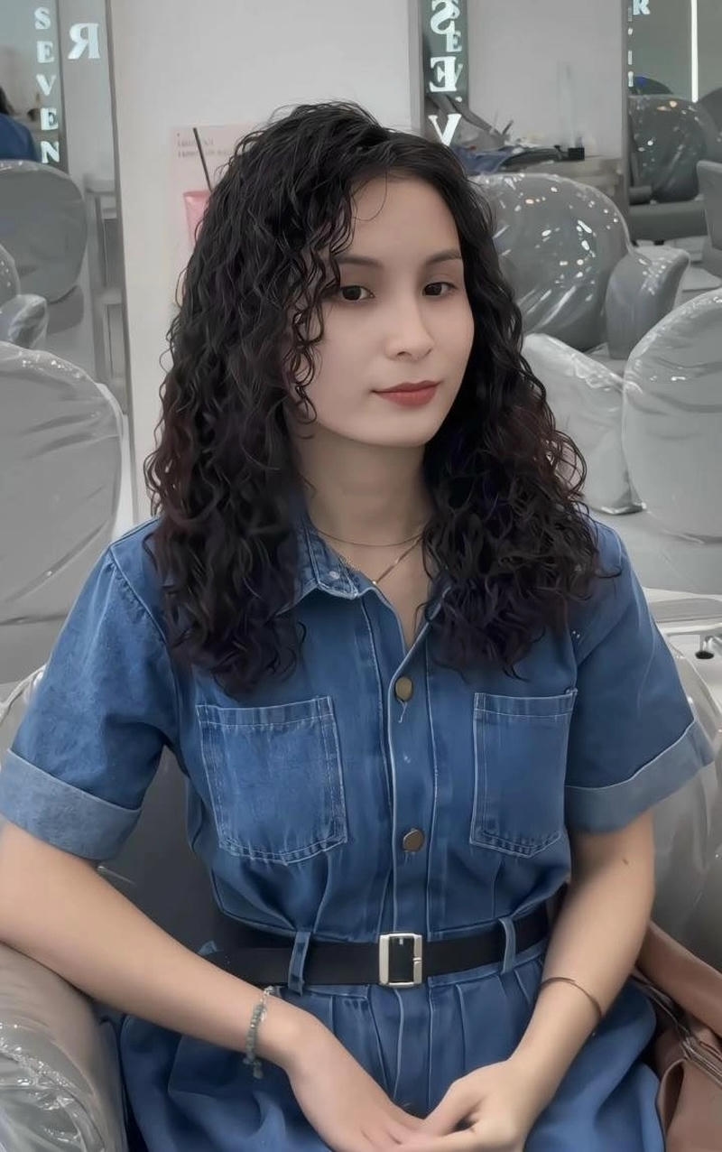 các kiểu tóc uốn tuổi 50