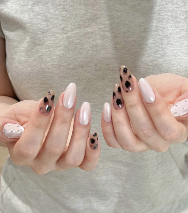 các mẫu nail móng nhọn đẹp