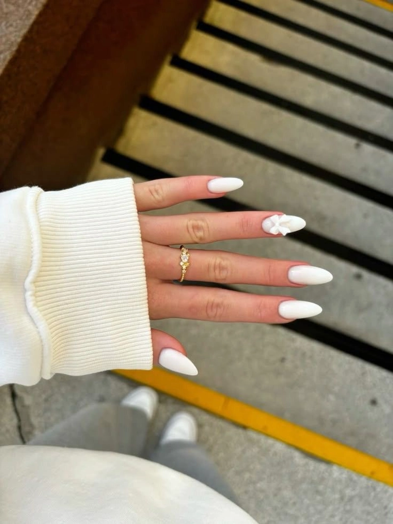 các mẫu nail móng tay cho da ngăm đính nơ