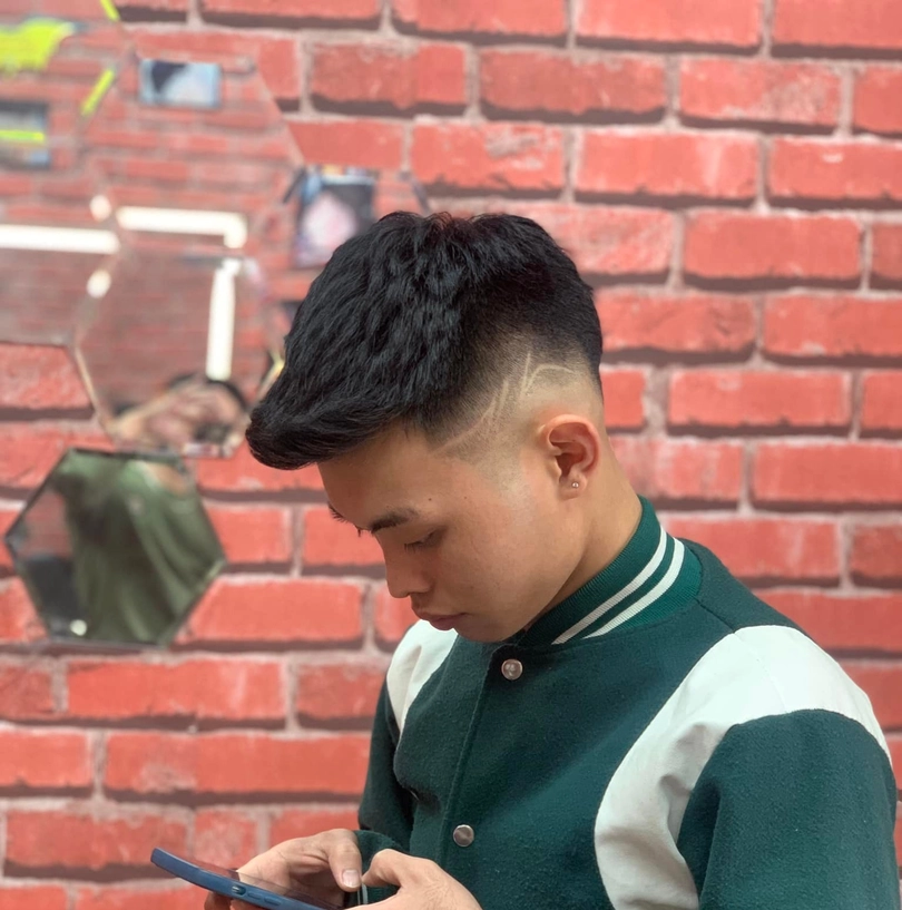 cắt tóc mohican