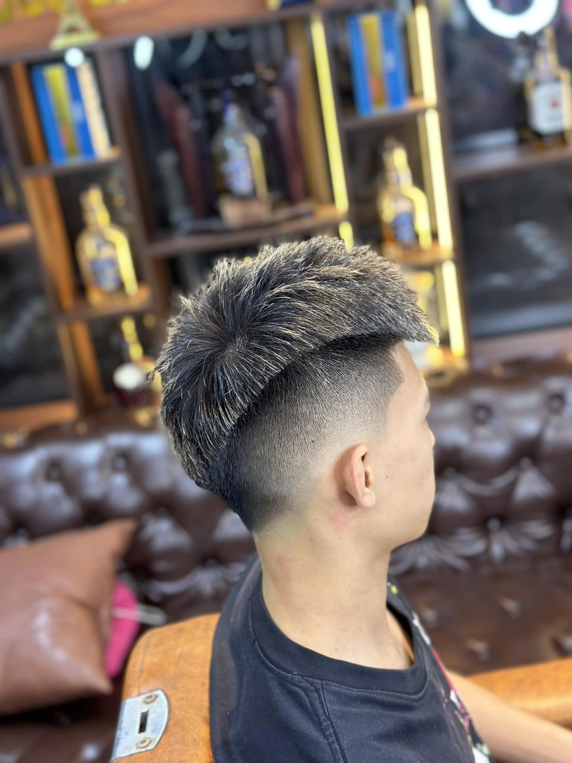 cắt tóc undercut ngắn mohican ngắn
